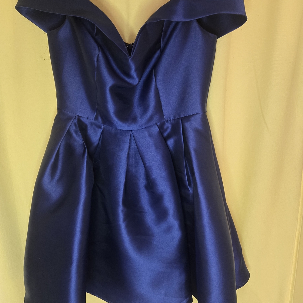 Elegant Blue Off-Shoulder Prom Dress